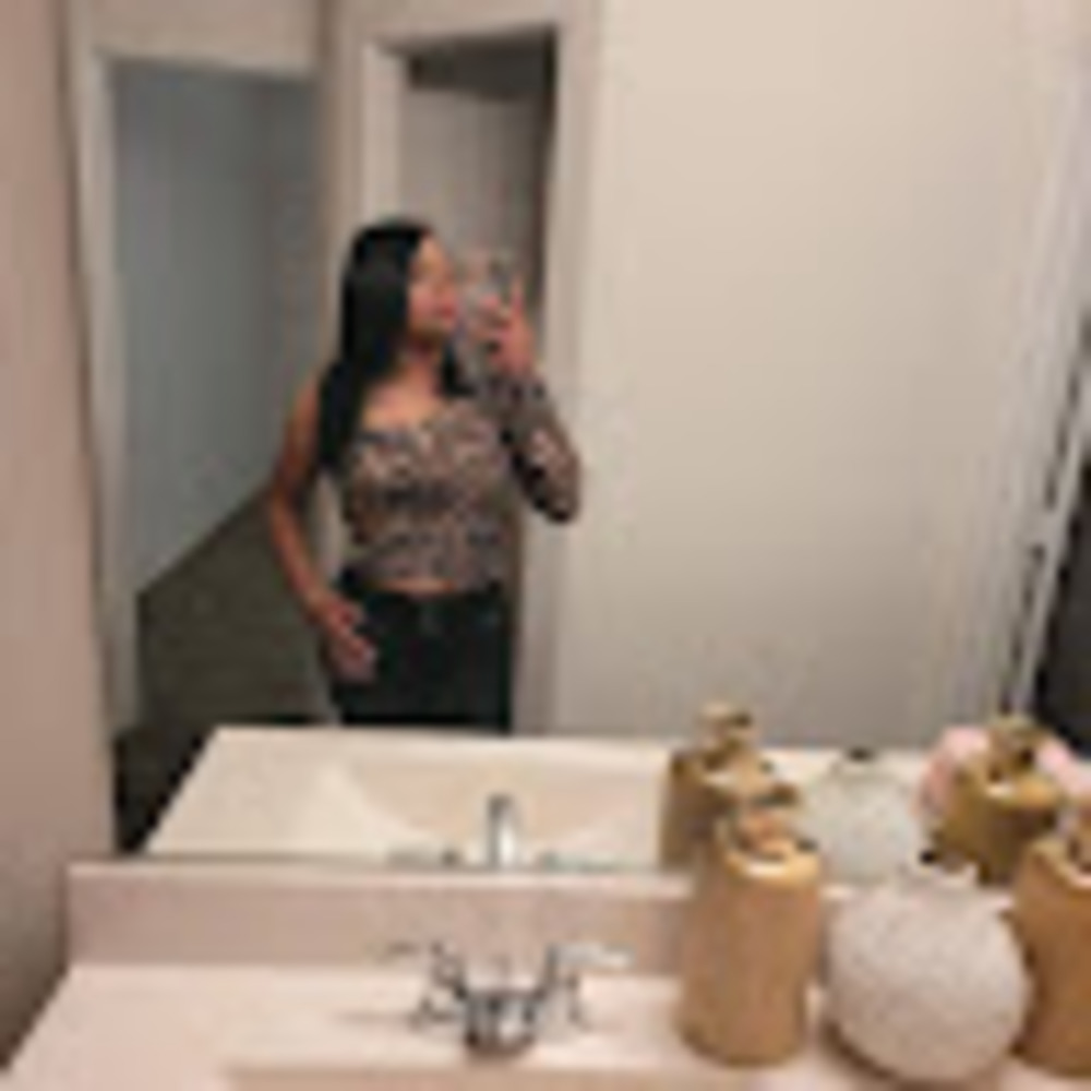 Meet your Posher, Mayra